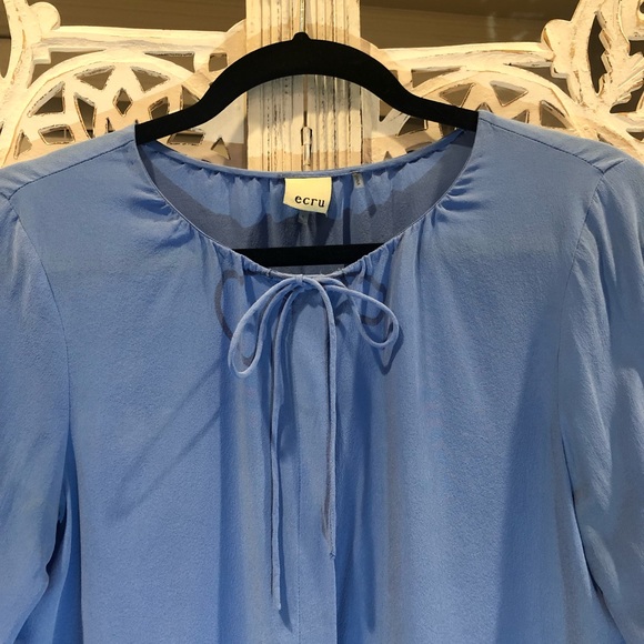 Soft blue top - Picture 2 of 5